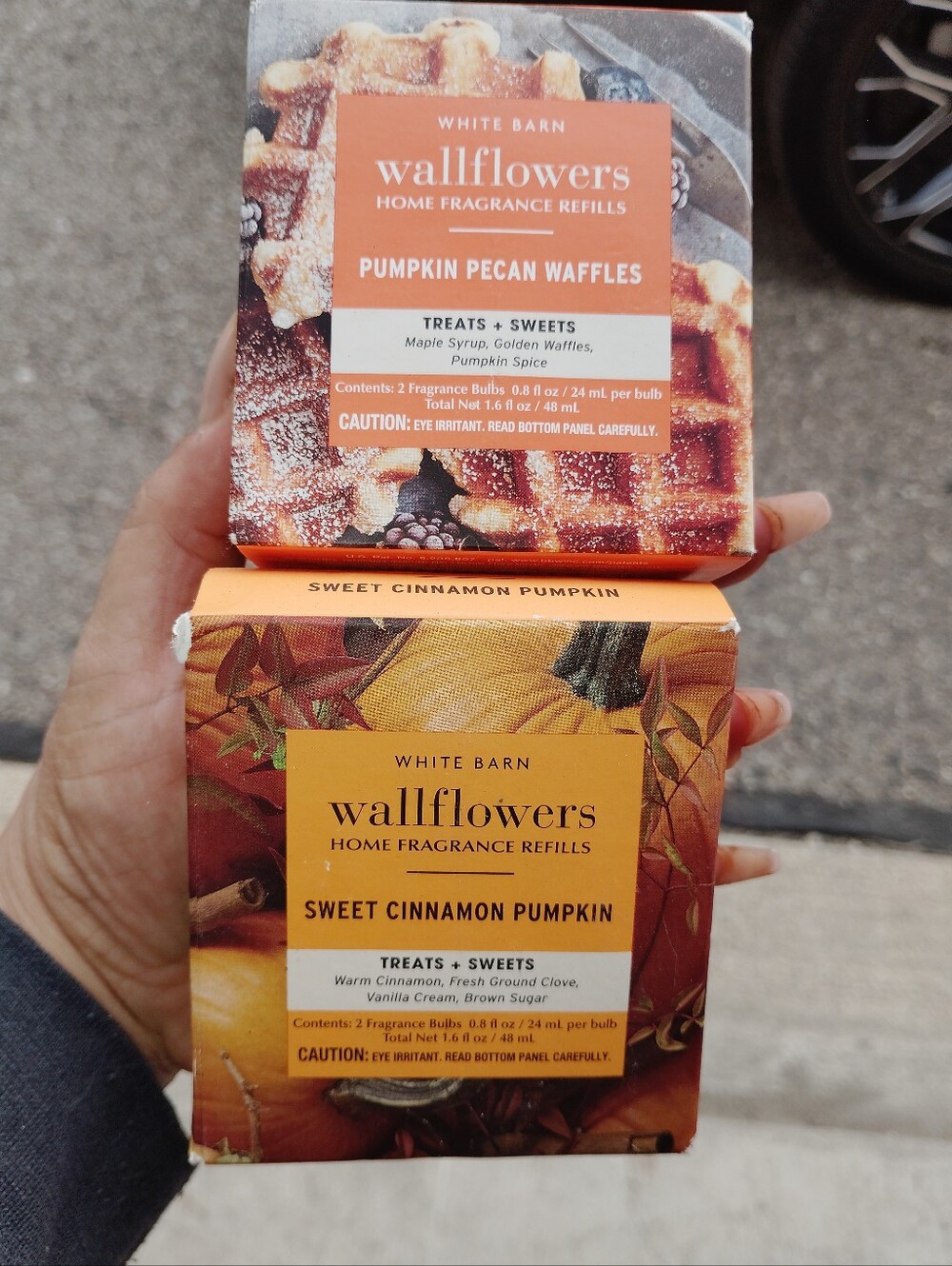 Bath & body works White Barn wallflower refills 4 Pk.New - Picture 2 of 6